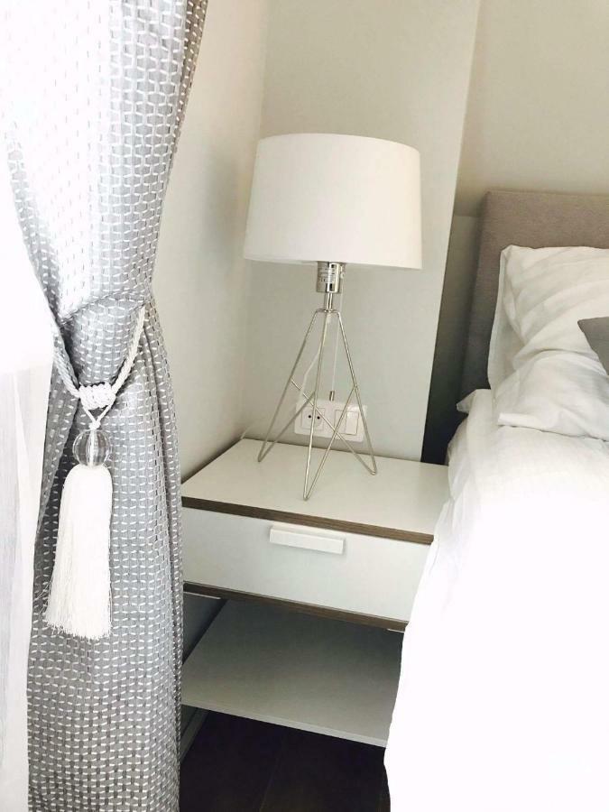Platinum Apartment *
